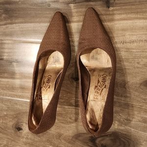 Ferragamo pumps 6.5 B